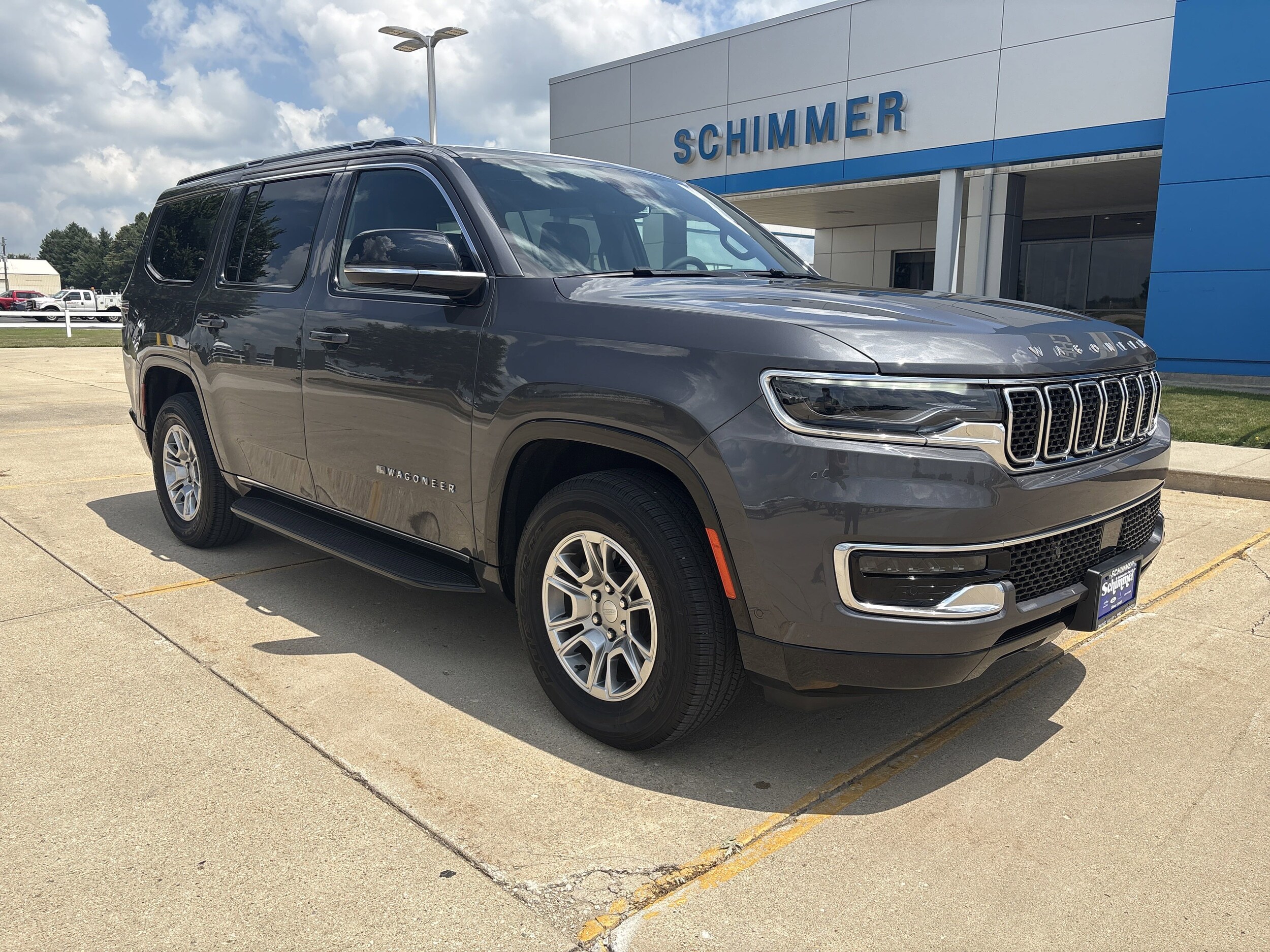 2024 Jeep Wagoneer photo 2