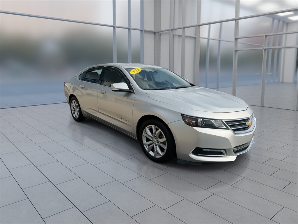 2018 Chevrolet Impala 1LT photo 2