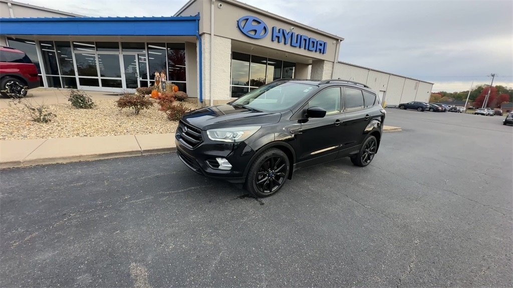 Used 2017 Ford Escape SE SUV