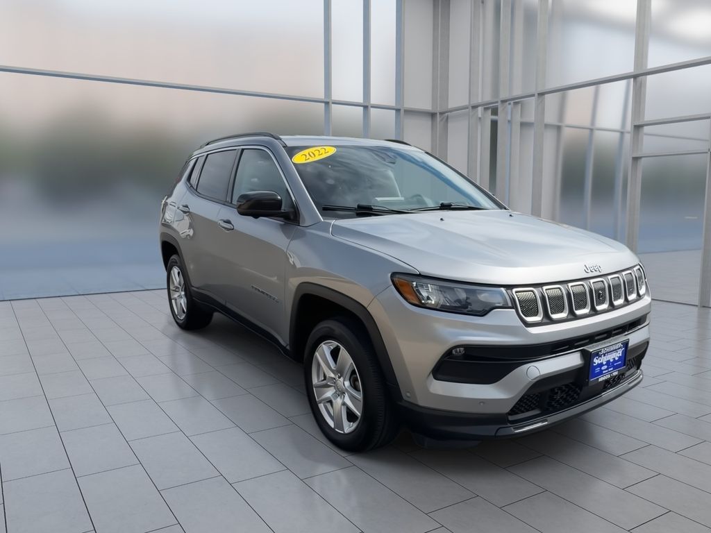 Used 2022 Jeep Compass Latitude with VIN 3C4NJDBB6NT135261 for sale in Peru, IL