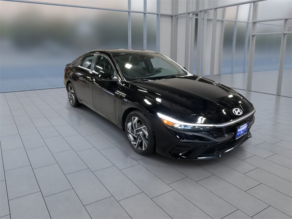 Used 2025 Hyundai Elantra SEL Sport Sedan