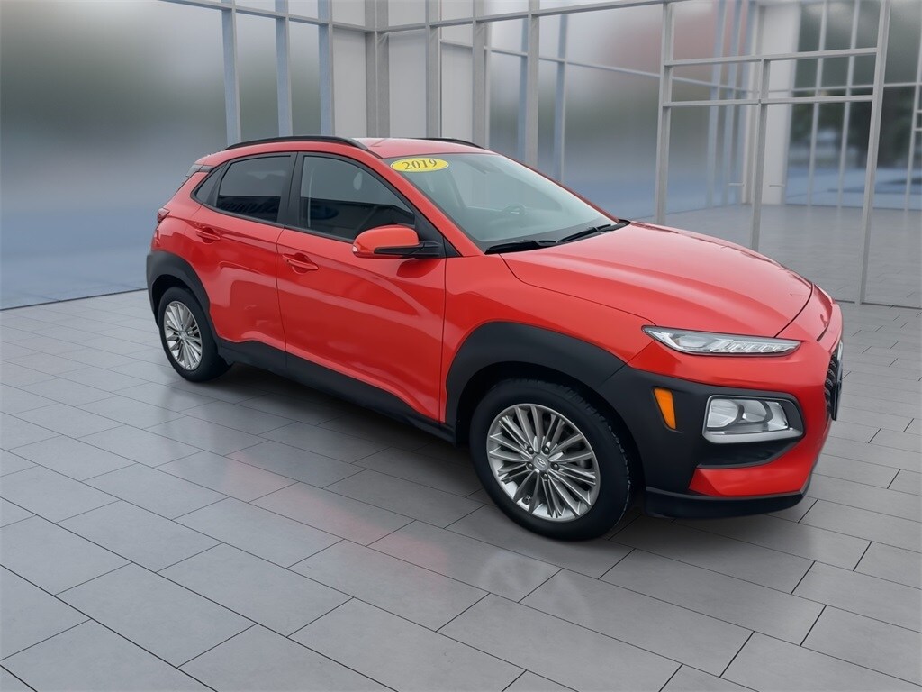 2019 Hyundai Kona SEL photo 2