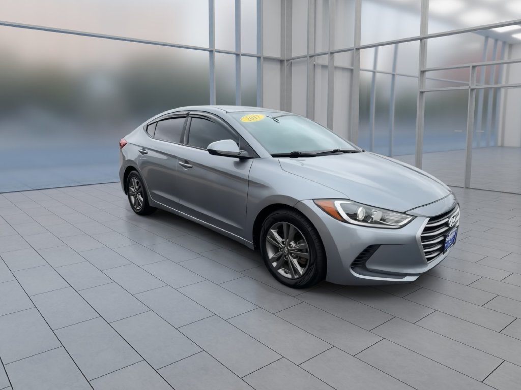 Used 2017 Hyundai Elantra SE with VIN 5NPD84LF8HH186340 for sale in Peru, IL