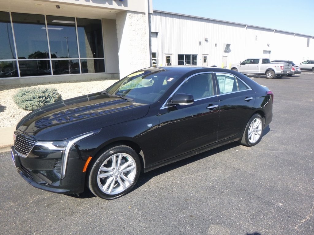 Used 2020 Cadillac CT4 Luxury with VIN 1G6DK5RK8L0150359 for sale in Peru, IL