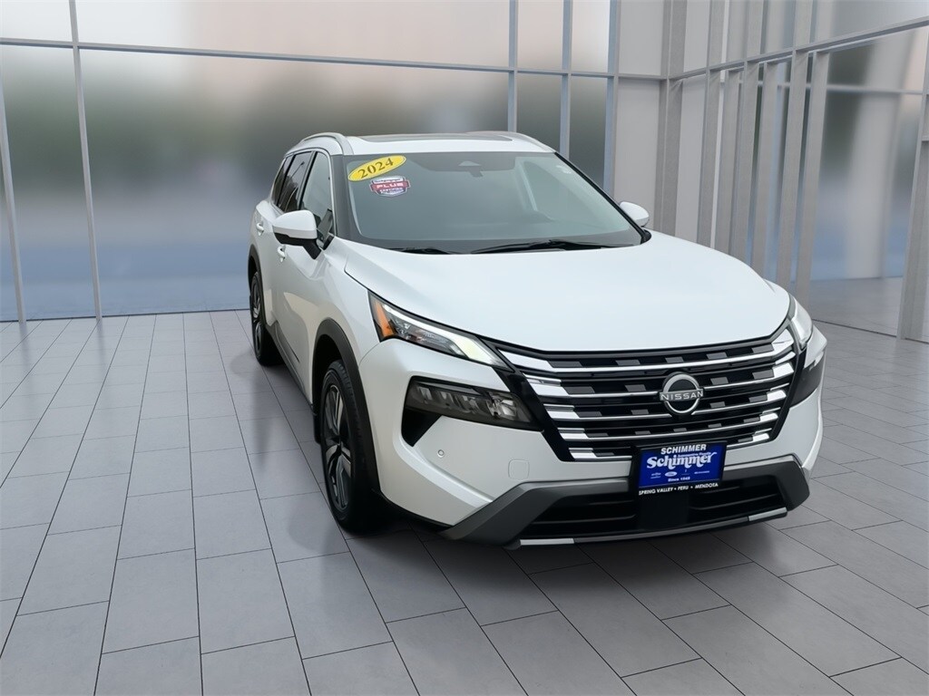 2024 Nissan Rogue SL photo 2