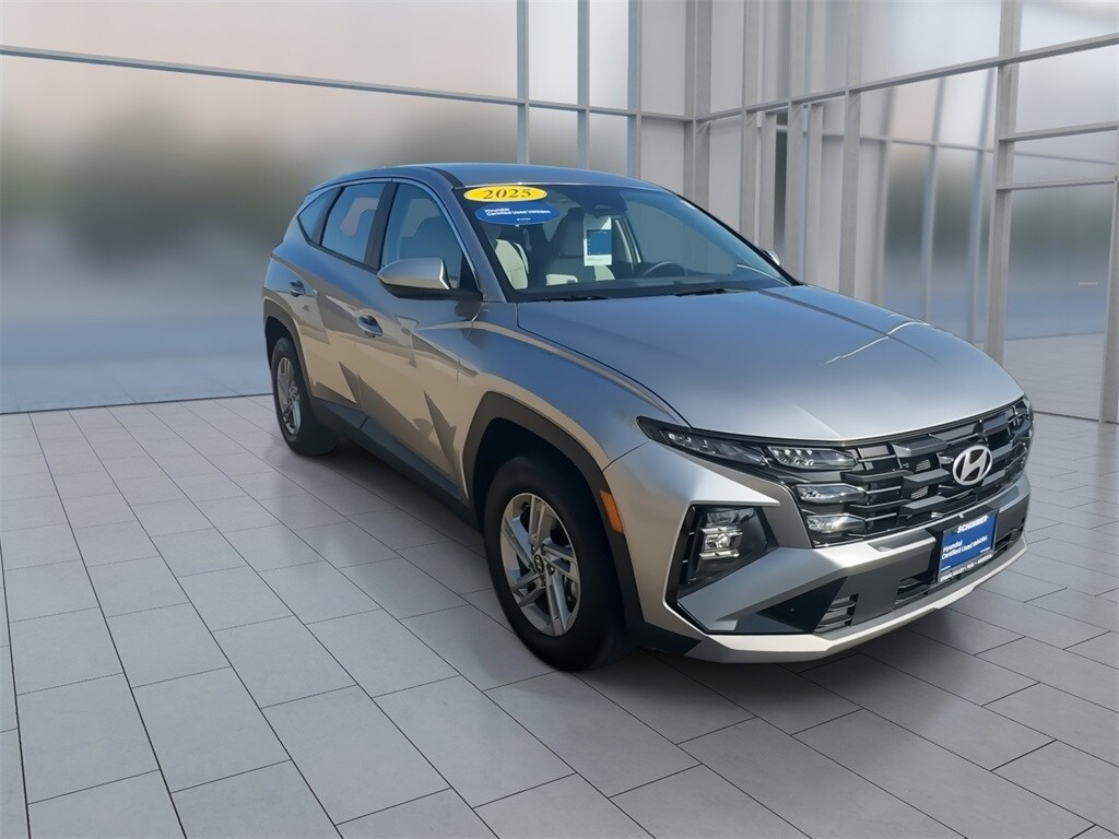 2025 Hyundai Tucson SE photo 2