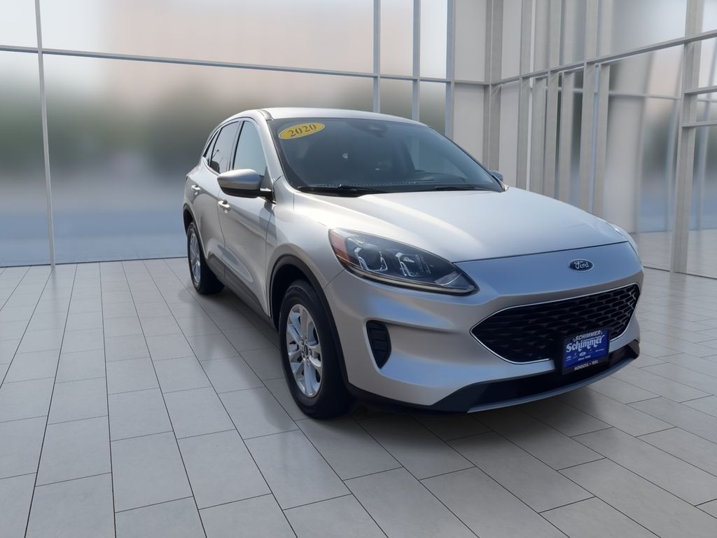 Used 2020 Ford Escape SE with VIN 1FMCU9G67LUC37173 for sale in Peru, IL