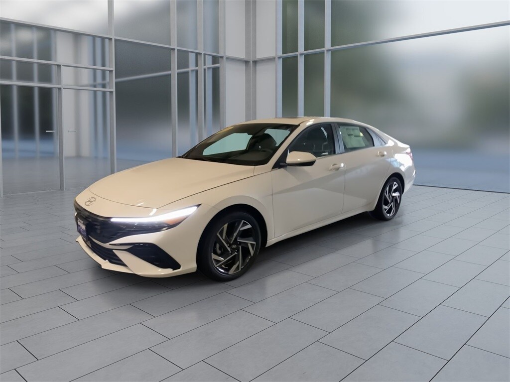 2025 Hyundai Elantra SEL Convenience photo 3