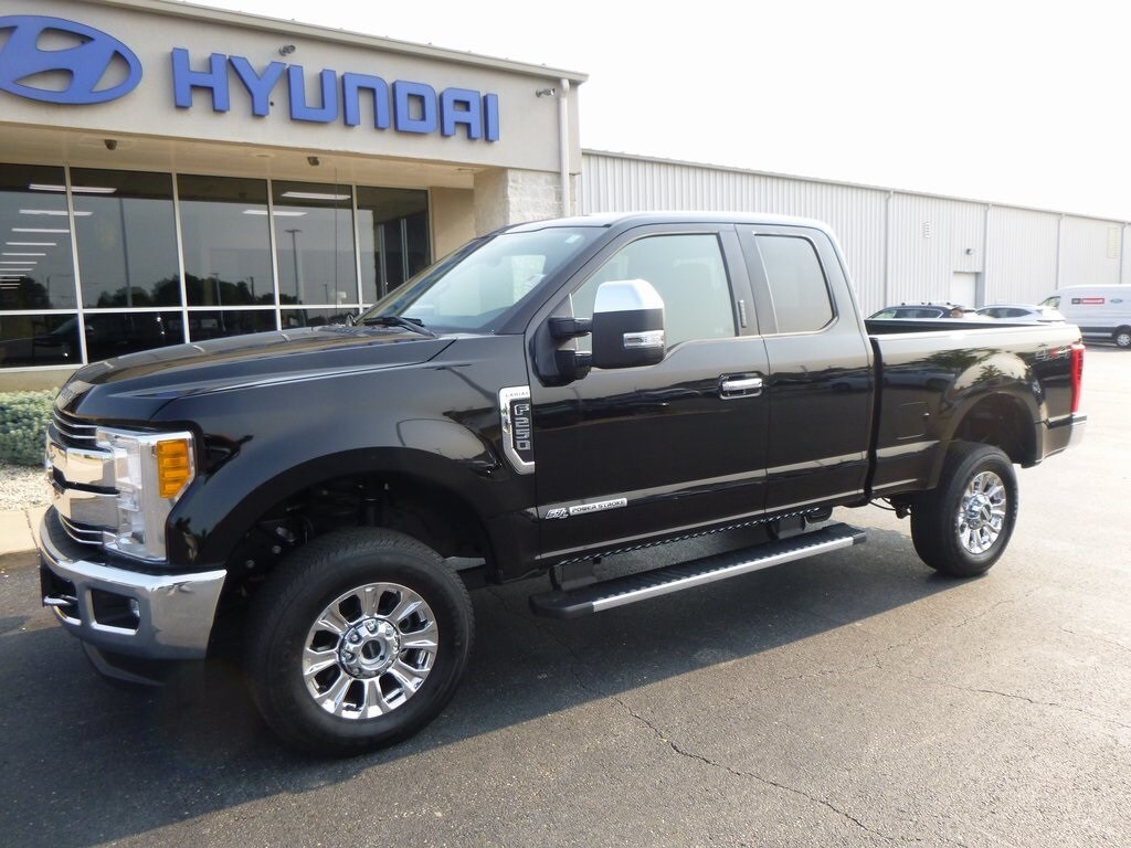 Used 2017 Ford F-250 Super Duty Lariat with VIN 1FT7X2BT7HEC48242 for sale in Peru, IL