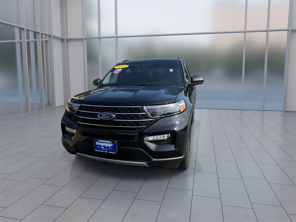 2023 Ford Explorer XLT photo 2