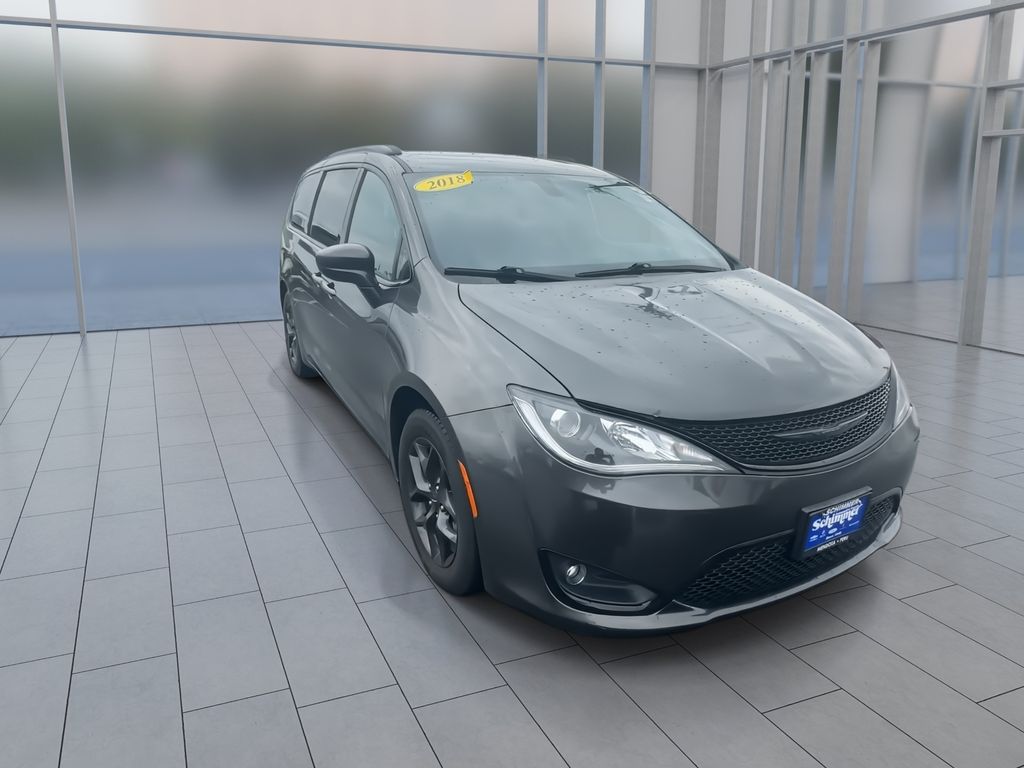 Used 2018 Chrysler Pacifica Touring L Plus with VIN 2C4RC1EG8JR235134 for sale in Peru, IL
