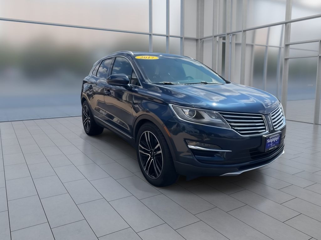 Used 2017 Lincoln MKC Reserve with VIN 5LMTJ3DH6HUL39662 for sale in Peru, IL