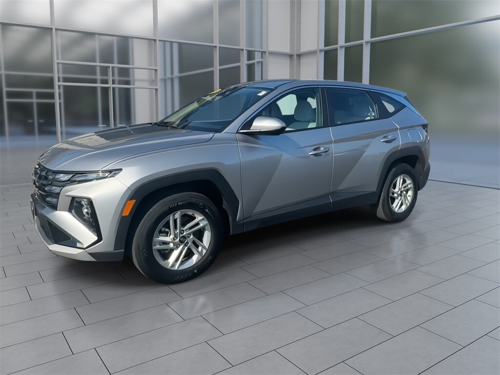 2025 Hyundai Tucson SE photo 4