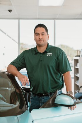 Staff member Mario Luna-Santos from 5534d536ddbd