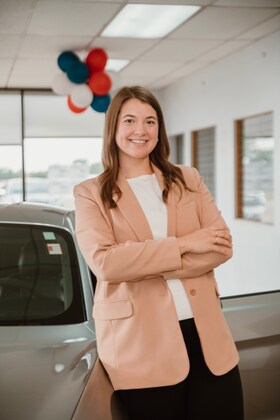 Staff member Tori Winterrose (Schimmer) from d45d5365d654