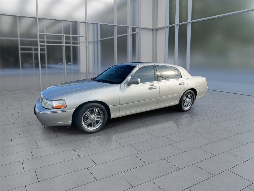 2005 Lincoln Town Car Signature Limited photo 4