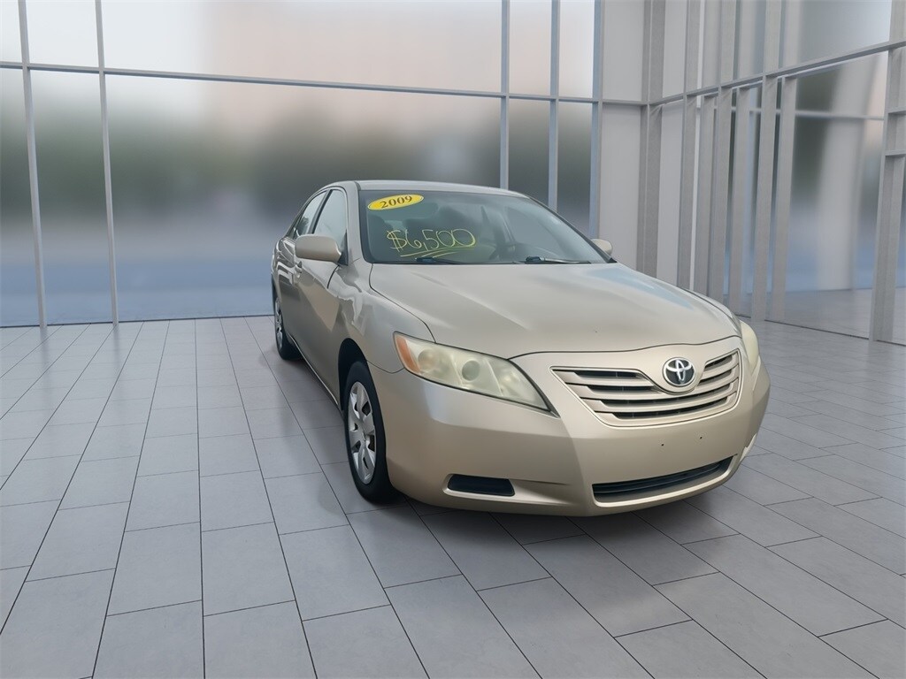 2009 Toyota Camry photo 2