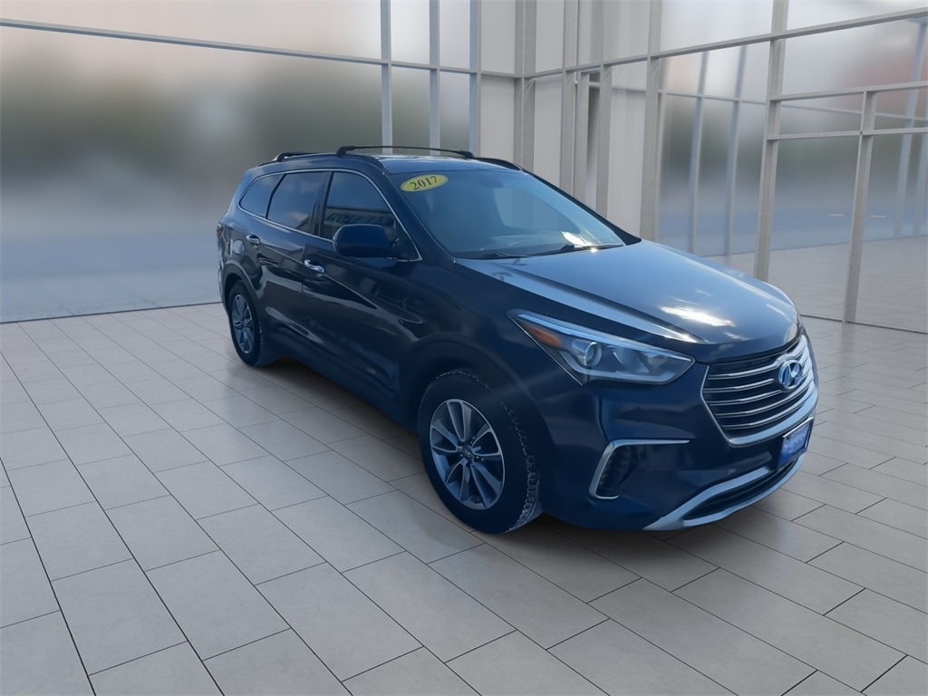 Used 2017 Hyundai Santa Fe SE with VIN KM8SM4HF6HU196183 for sale in Peru, IL