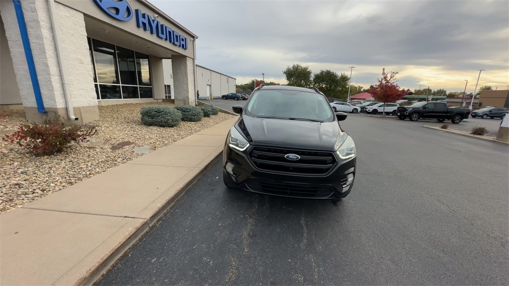 Used 2017 Ford Escape SE SUV