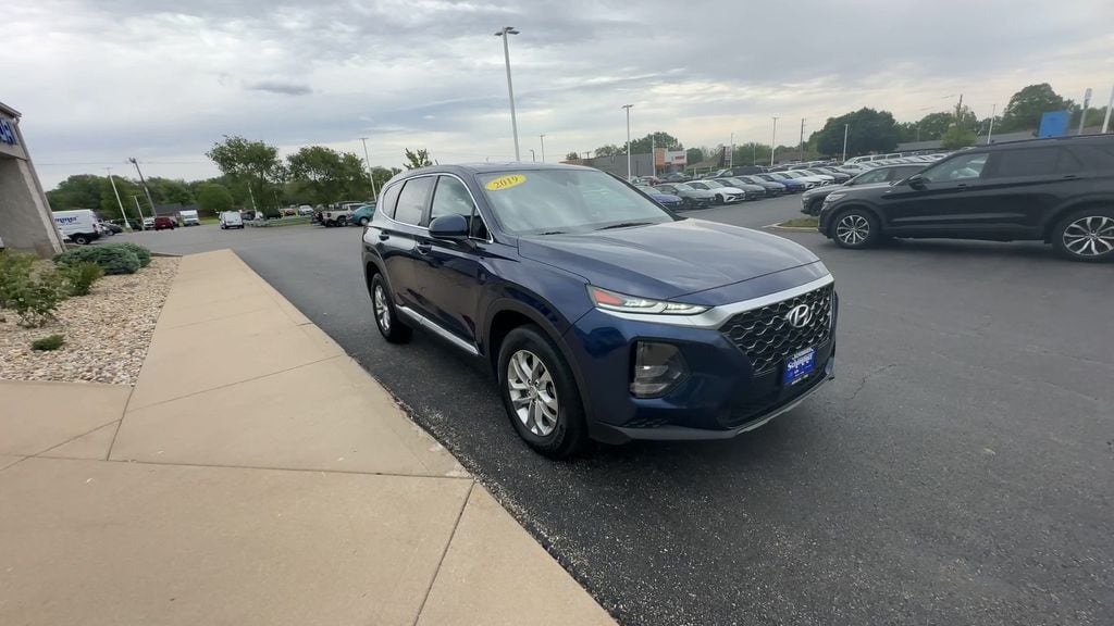 Used 2019 Hyundai Santa Fe SE with VIN 5NMS23AD8KH091348 for sale in Peru, IL