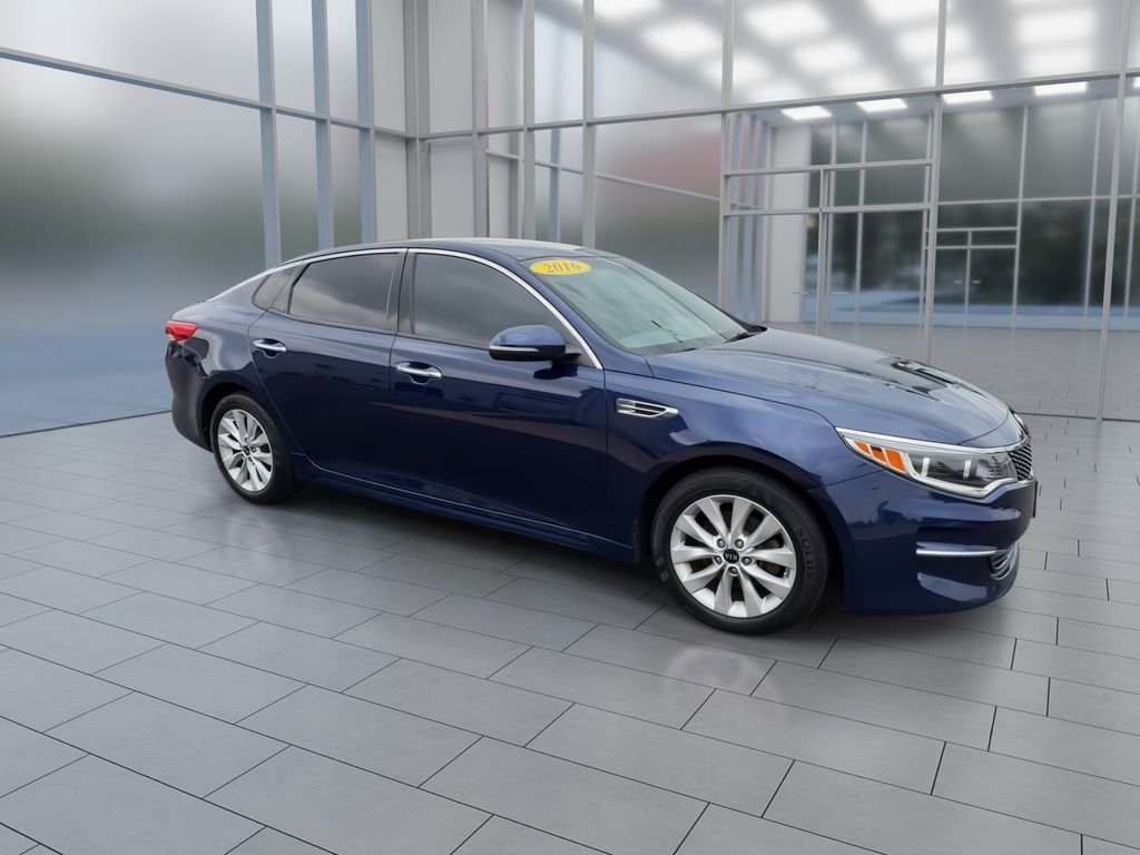 Used 2016 Kia Optima EX with VIN 5XXGU4L39GG101319 for sale in Peru, IL