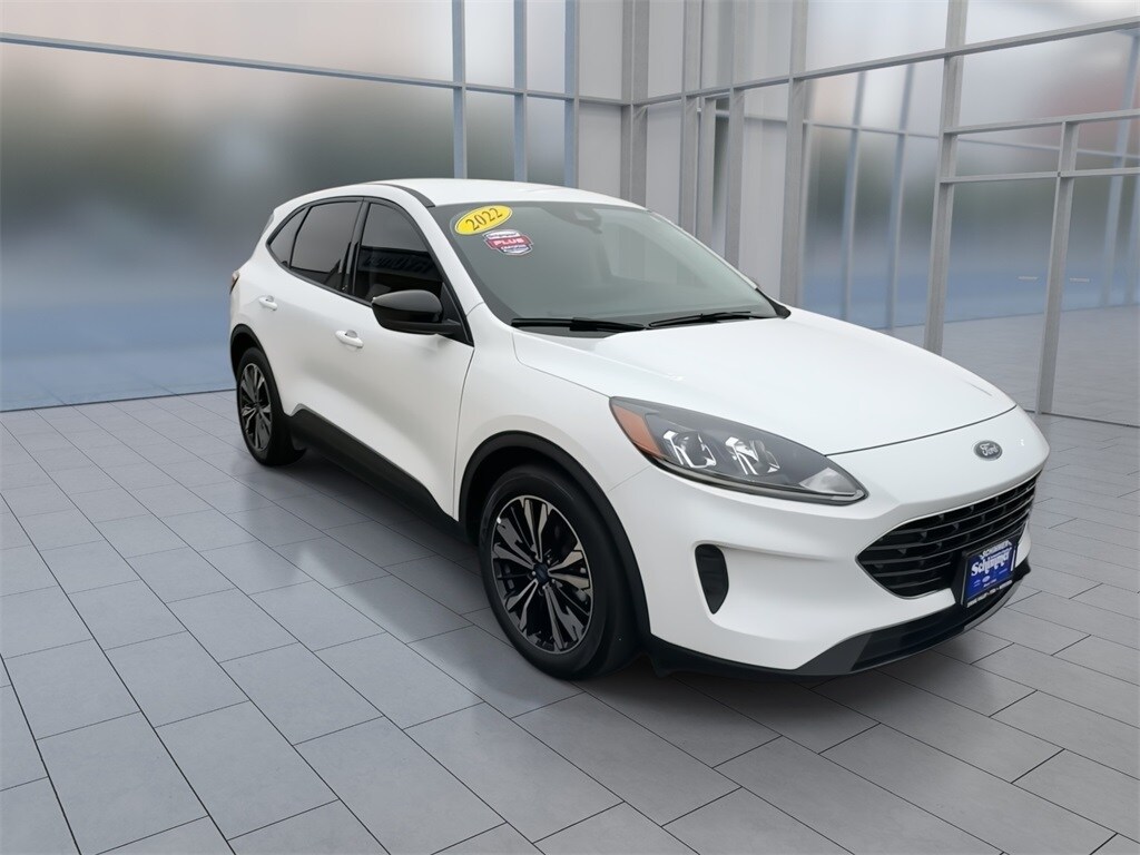 2022 Ford Escape SE photo 2