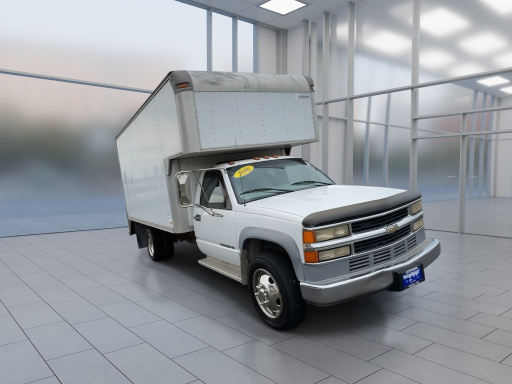 Used 2000 Chevrolet C3500 BASE with VIN 1GBKC34J8YF504121 for sale in Peru, IL