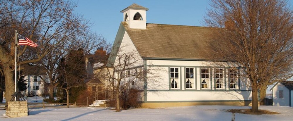 School building in Newark IL