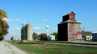 Building in Grand Ridge, IL