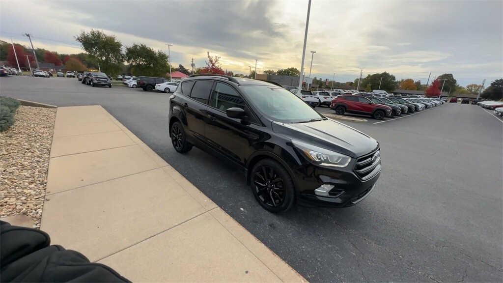Used 2017 Ford Escape SE SUV