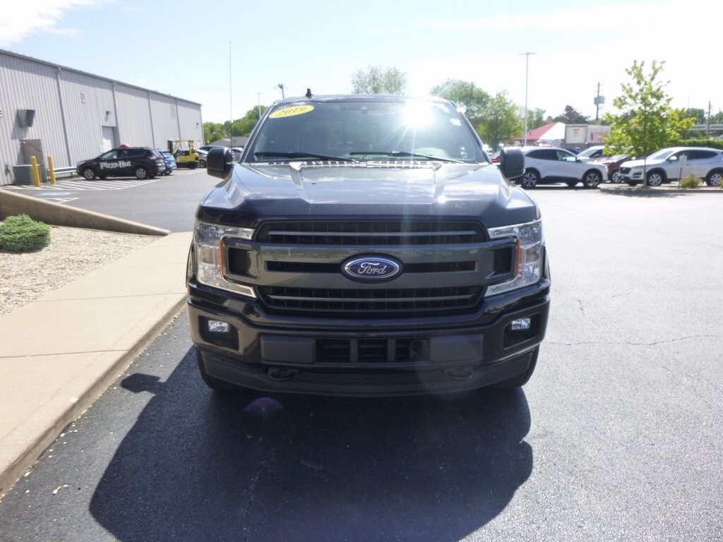 2019 Ford F-150 XLT photo 2