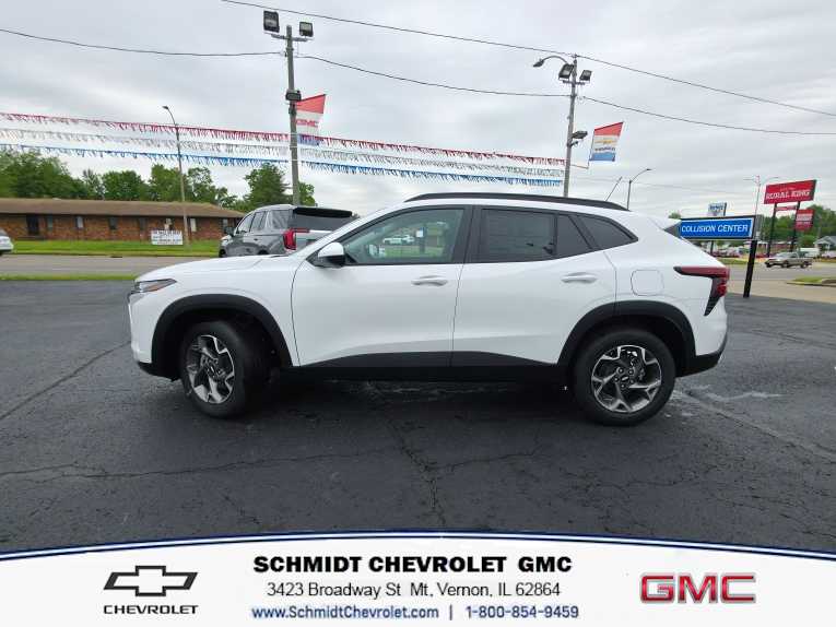 2026 Chevrolet Trax LT - Photo 8