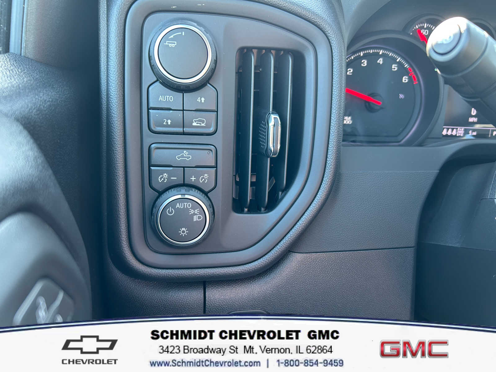 2026 Chevrolet Silverado 1500 Custom - Photo 15