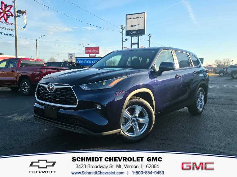 2024 Toyota Highlander LE's photo