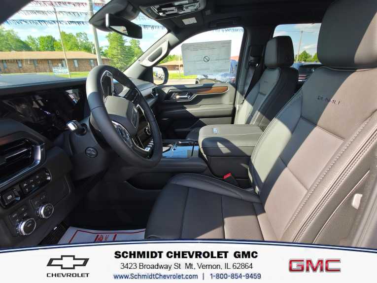 2026 GMC Yukon Denali - Photo 15