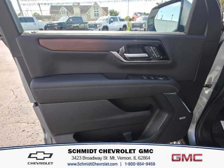 2026 GMC Yukon Denali - Photo 14