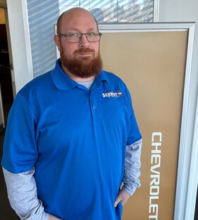 Staff member Billy Shelton from ID_927e90