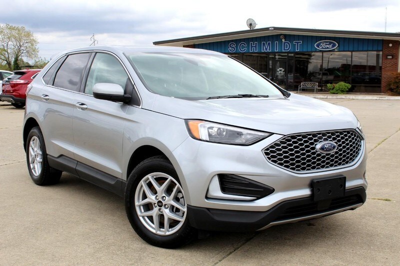 2024 Ford Edge SEL photo 2
