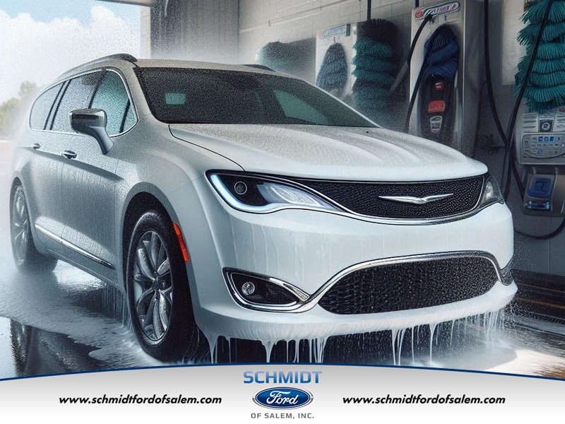 2024 Chrysler Pacifica Limited's photo
