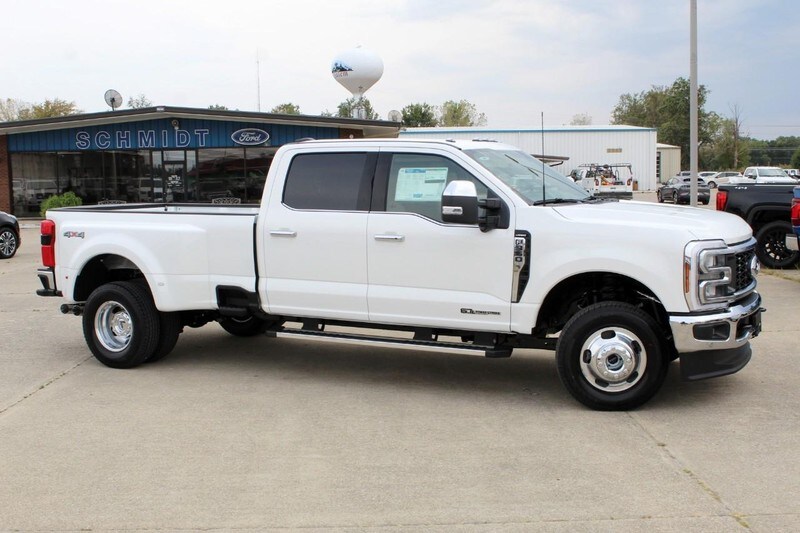 2026 Ford F-350 Lariat photo 3
