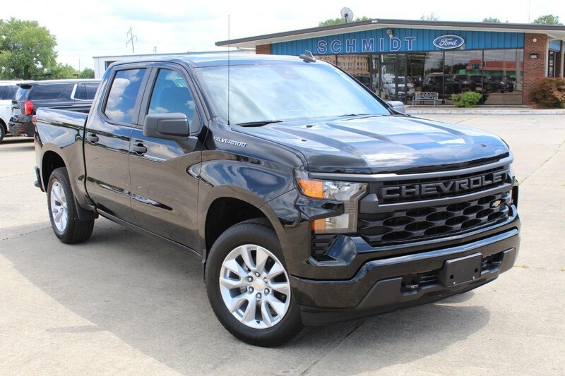2022 Chevrolet Silverado 1500 Custom photo 2