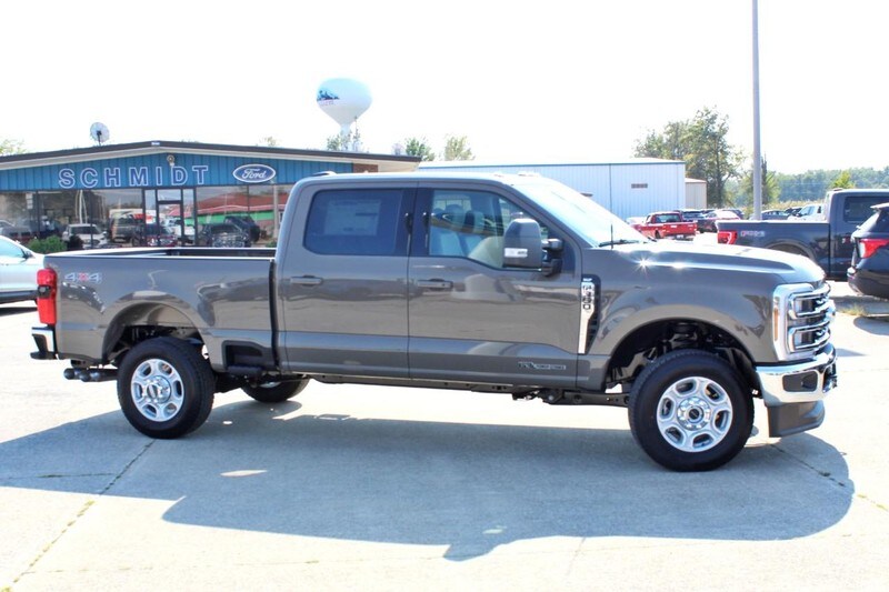 2026 Ford F-350 XLT photo 3