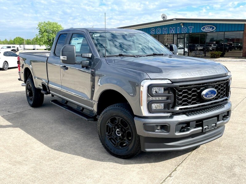 2025 Ford F-350 photo 2