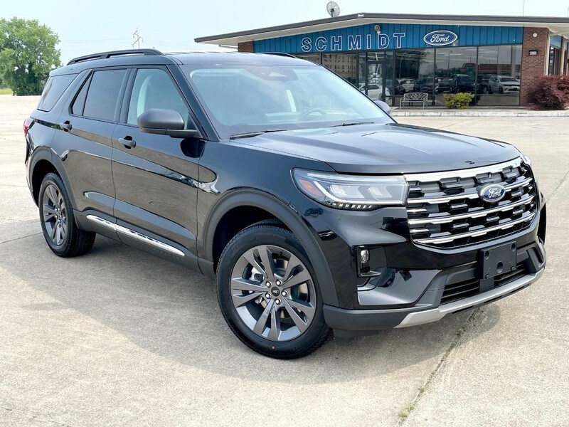 2025 Ford Explorer photo 2