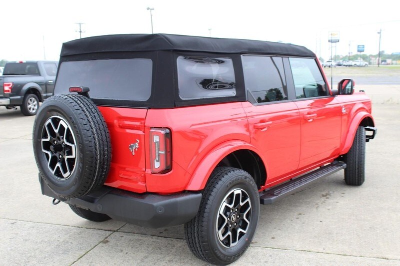 2024 Ford Bronco Outer Banks photo 4
