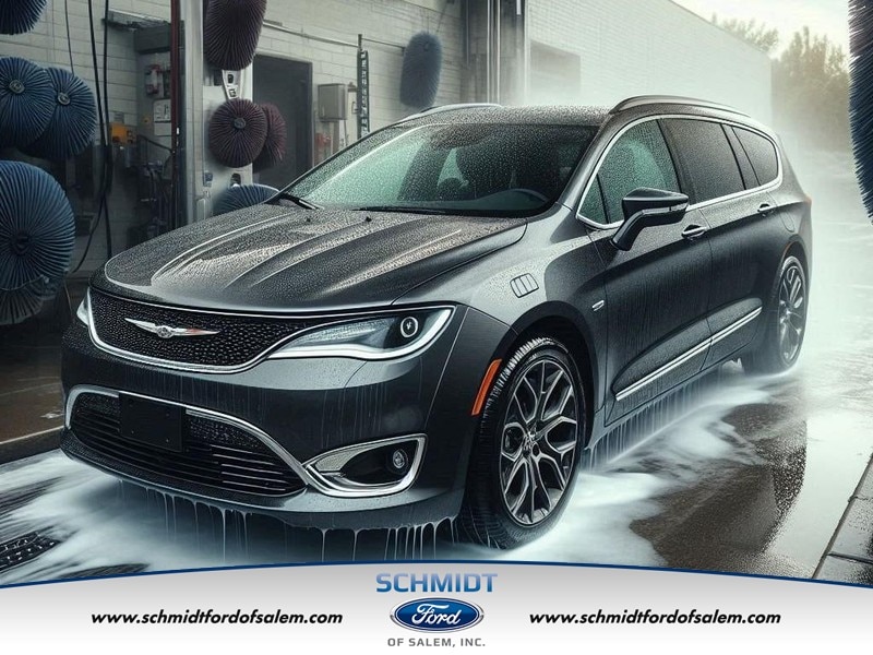 2025 Chrysler Pacifica Select's photo