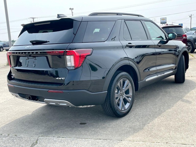 2025 Ford Explorer photo 4