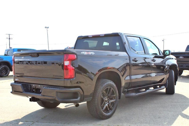2024 Chevrolet Silverado 1500 Custom photo 4