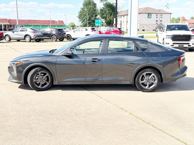 2025 Kia K4 LXS - Photo 6