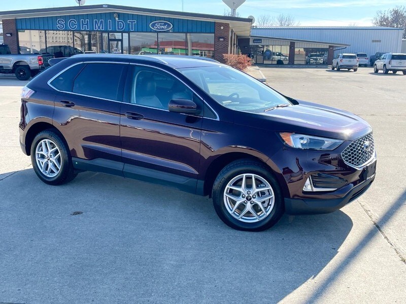 2024 Ford Edge SEL photo 2